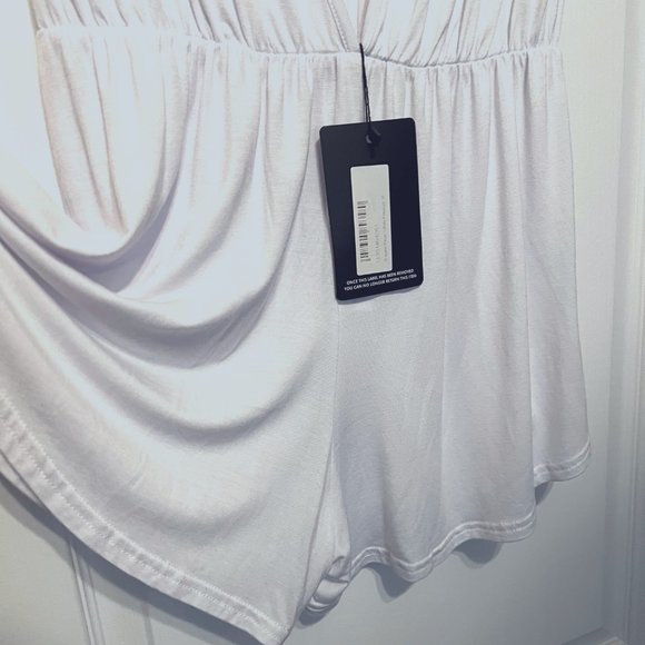 Pretty Little Thing-NWT-Swim Suit Cover Up-Romper-One Piece-Soft-Low Cut Front - Picture 7 of 10